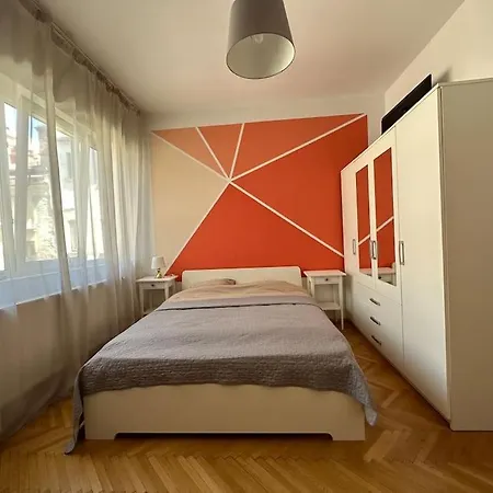 2 Bedroom Artsy Apartamento *